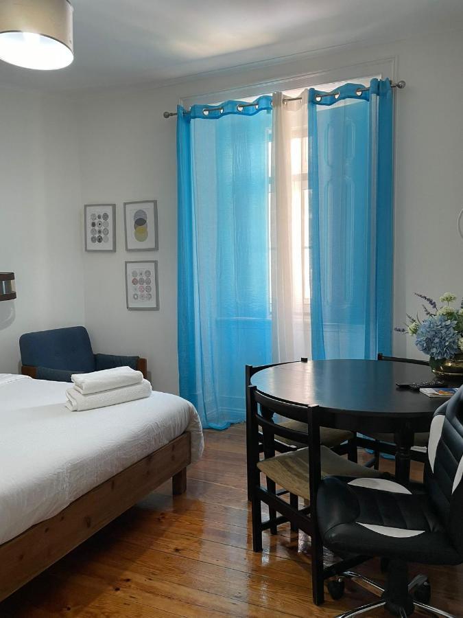 Retro M2 R4 - Lovely Double Room With Shared Bathroom Lisboa Ngoại thất bức ảnh